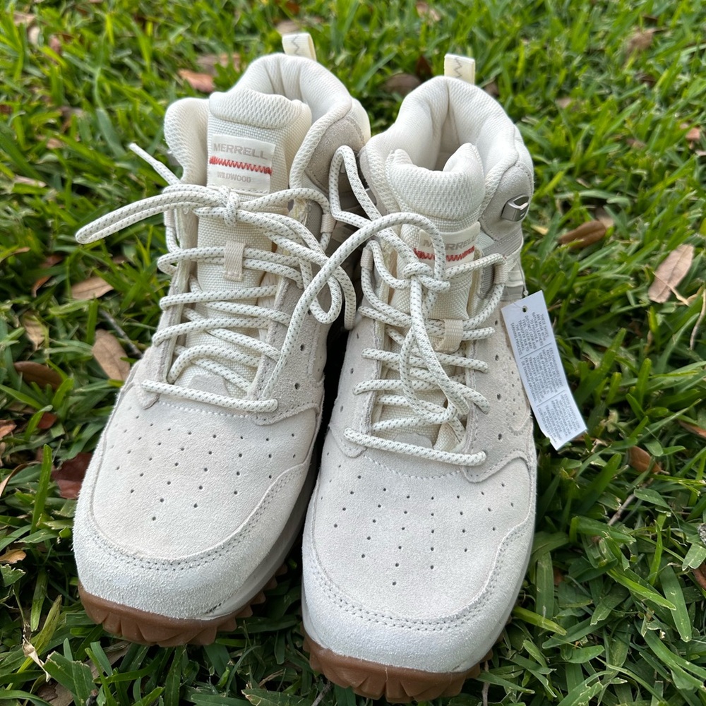 NWT Merrell Alpine Mid Sneakers Cream Beige Gum Sole Outdoor Hiking Casual Shoes